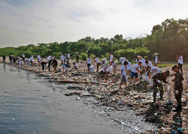 coastal cleanup by US Embassy in the Philippines