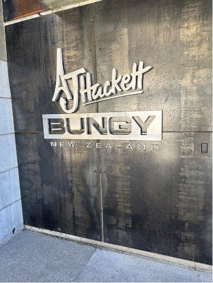 aj hackett bungy new zealand sign