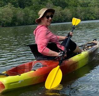 Patty Raun kayaks on the New River.