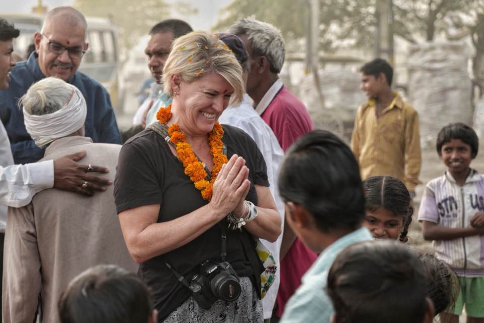 [Elizabeth Hurley in Delhi, India, during her Global Study trip as an Executive MNR student; Photo: Michael Mortimer