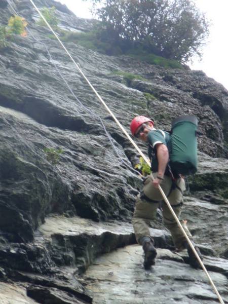 Jon Lipinski rapelling