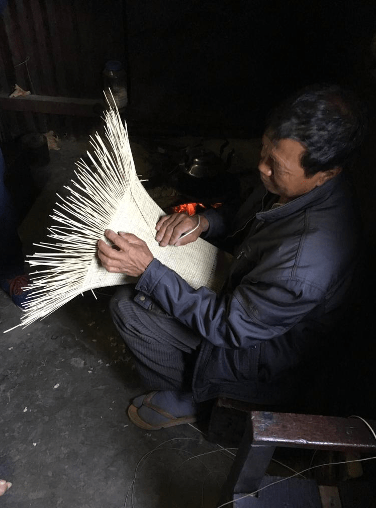 craftsman weaving